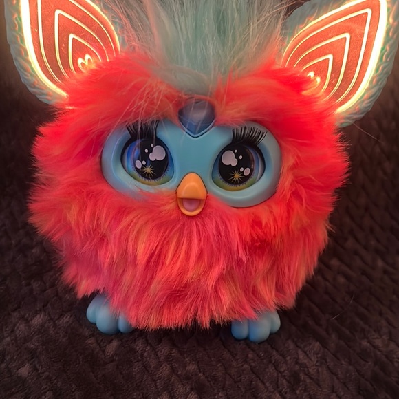 Furby Interactive Toy - Orange and Blue lights up, talks, sings and dances NICE - Picture 5 of 17